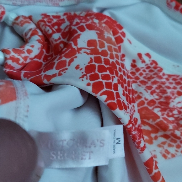 Victorias secret medium bikini bottoms - Picture 2 of 4